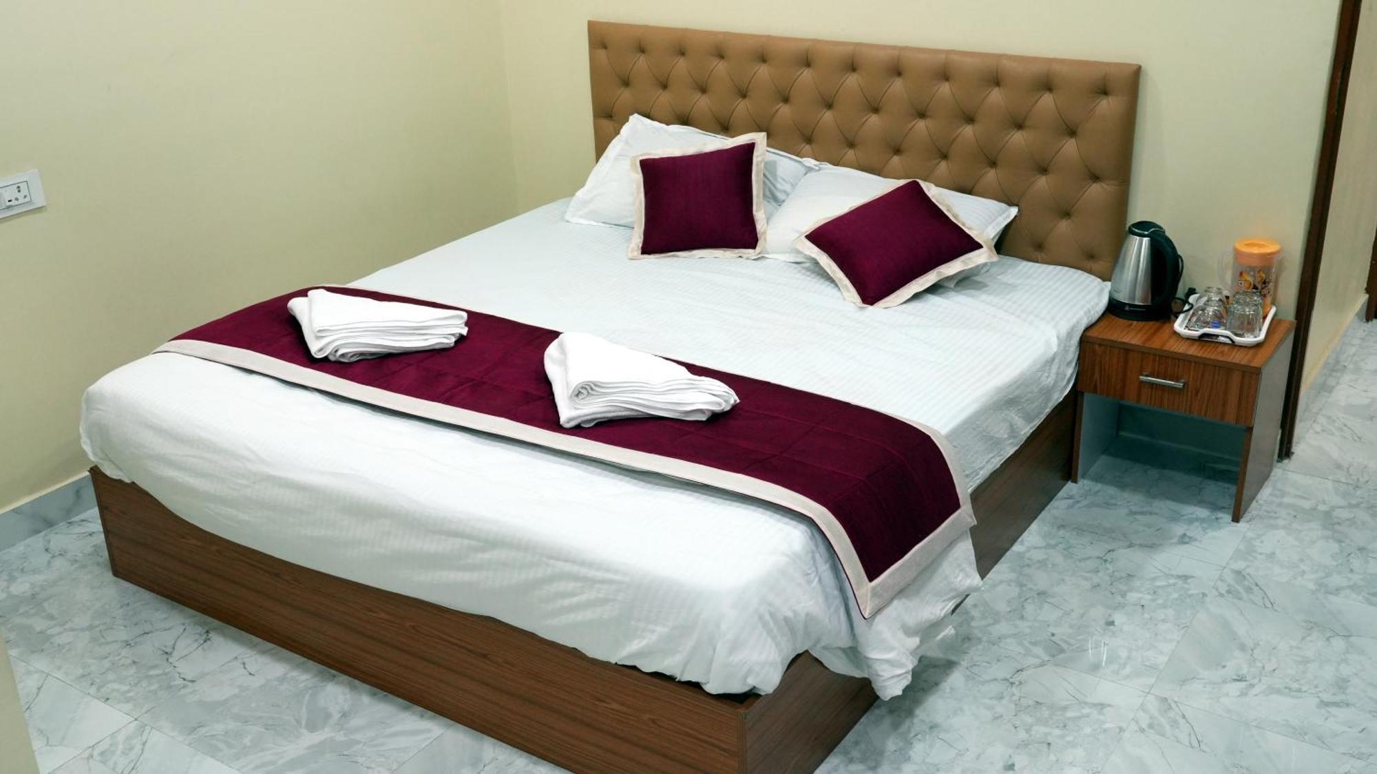 Hilton Garden Homestay Port Blair Exteriör bild